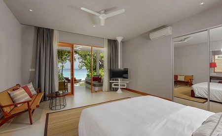 deluxe-beach-bungalow-maldives-1